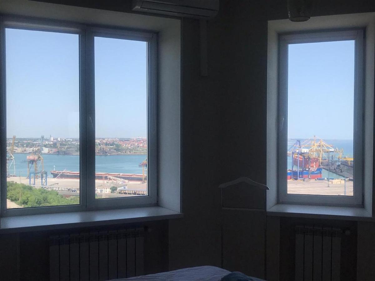 Flat with the sea view Daire Çornomorsk Dış mekan fotoğraf